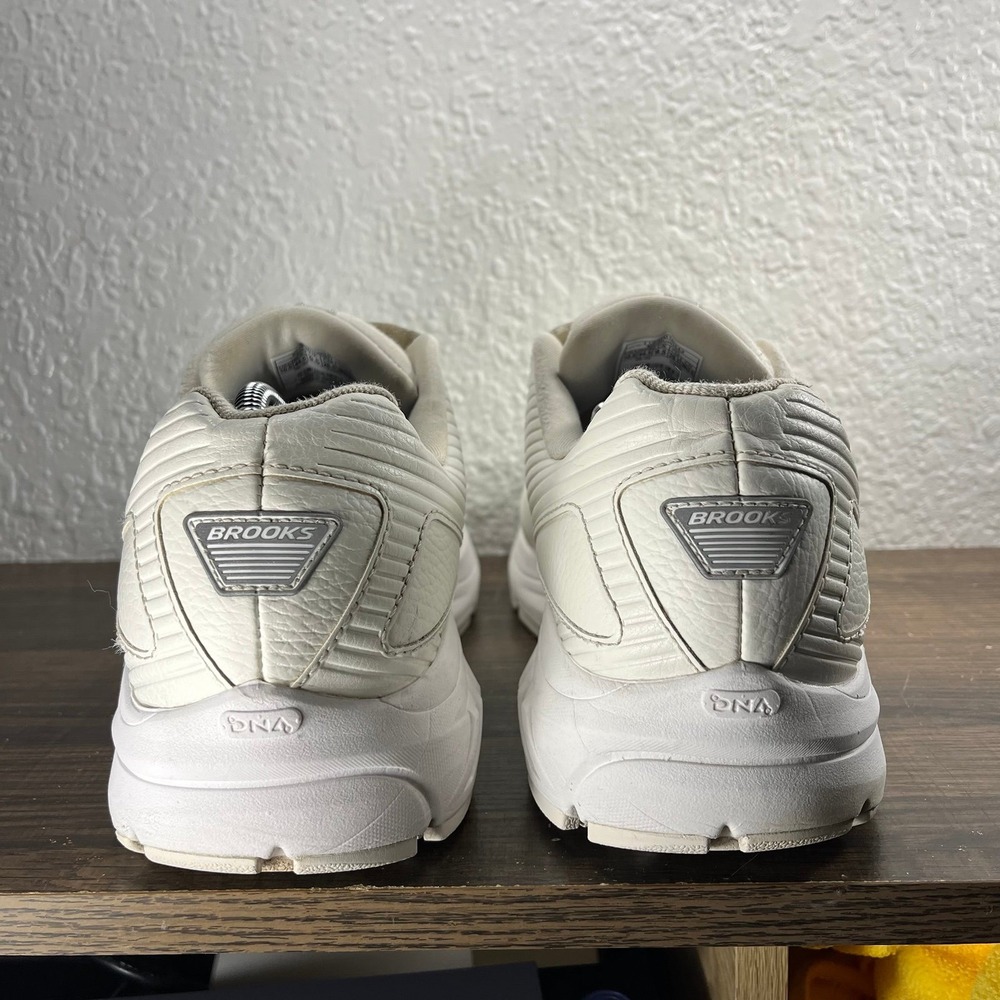 Brooks Addiction Walker V-Strap 2 Men's White Shoes - Men's Size 10.5 (D) - Picture 8 of 10
